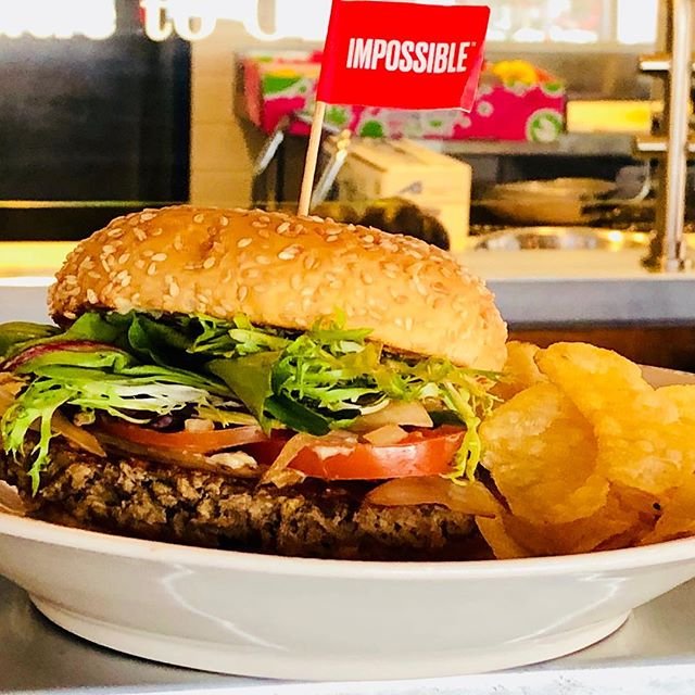 Hello Friday - happy you are here! We are going to celebrate #friyay with an @impossible_foods burger! So good!
#meatlessfriday #friday #burger #impossibleburger   #eatwellbewell #weareyourkitchen