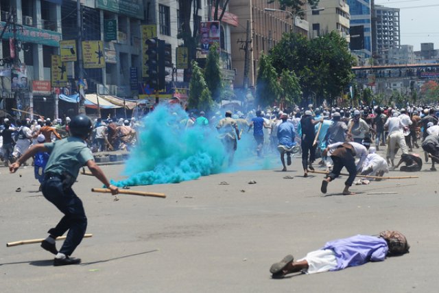 TarunnoTamadi's tweet photo. #SOS_Bangladesh
The government set #KhaledaZia jail by fake instigation. they killed opposition leader and workers by using Police, Elite forces &amp; won gun men.
#FreeKhaledaZia 
#FreeKhaleda_SaveBangladesh
@BBCWorld @BBCBreaking @bbcbangla @CNN @UNHumanRights @XHNews @AFP https://t.co/5QeZ6xxc26