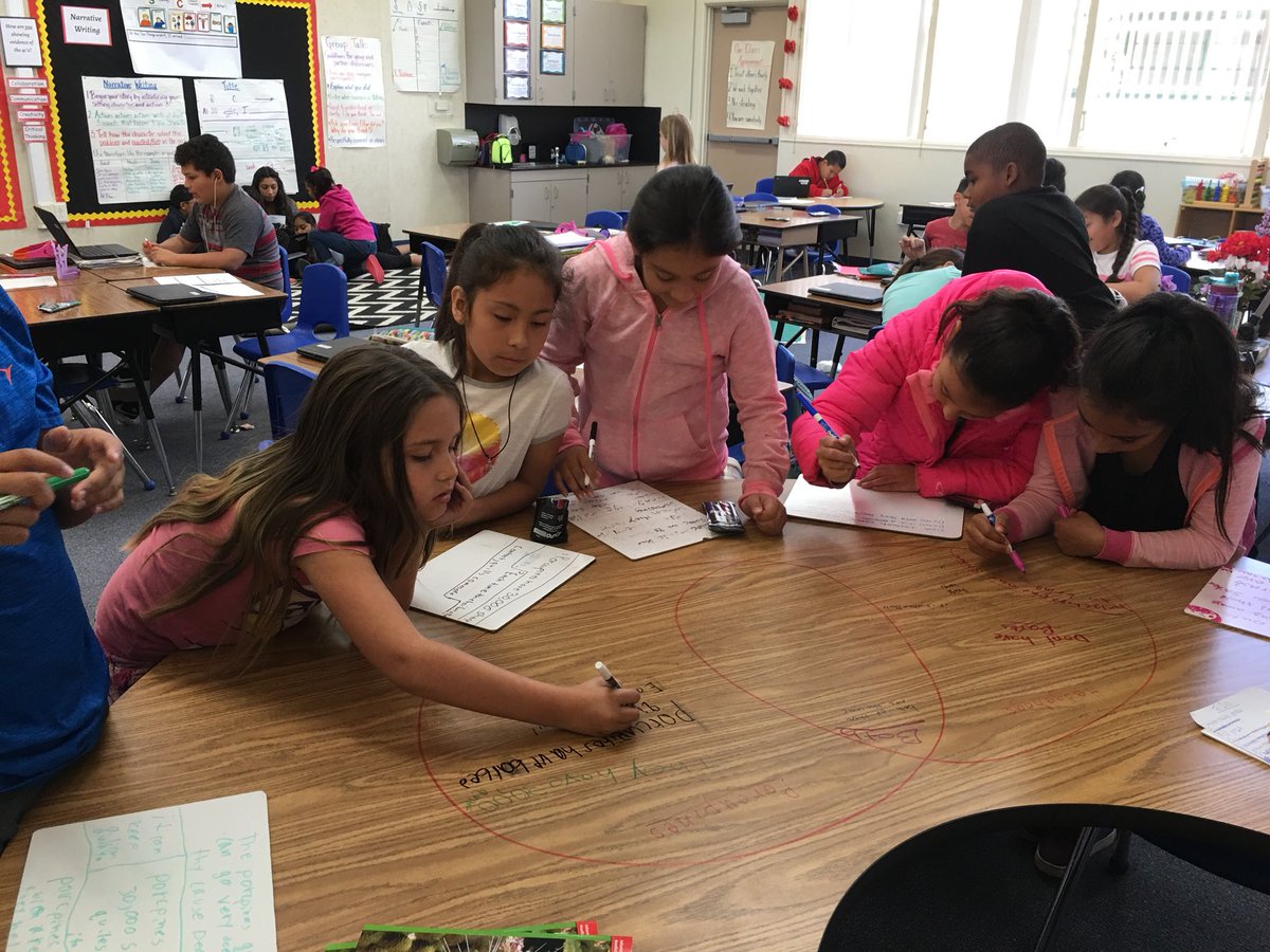 RedmondRocks's tweet photo. Comparing and contrasting #FSS_STEM #FUESD https://t.co/cKnN1kRaAM
