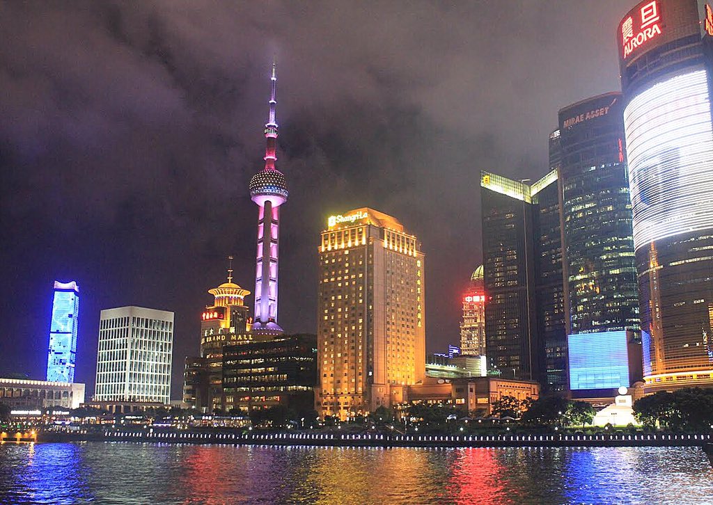 IrinaSarbustean's tweet photo. Happy Chinese New Year 新年快乐 / 新年快樂 (Xīnnián kuàilè) to all my Chinese friends, colleagues and classmates celebrating around the world! #ChineseNewYear2018 #ChineseNewYear 🎉🐕🍾 https://t.co/v2vTaRBRpE