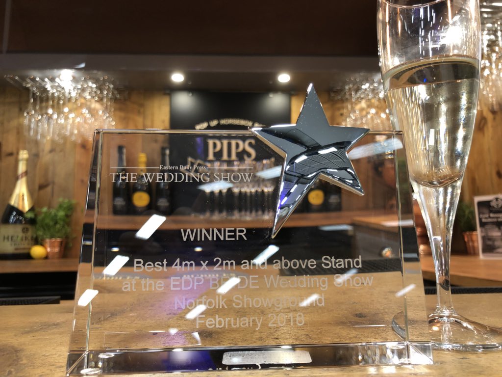 We have only gone and won best large stand award <a href="/BrideNorfolk/">The Norfolk Bride</a>  @edpwedshow  time for some celebration bubbles.. well done team