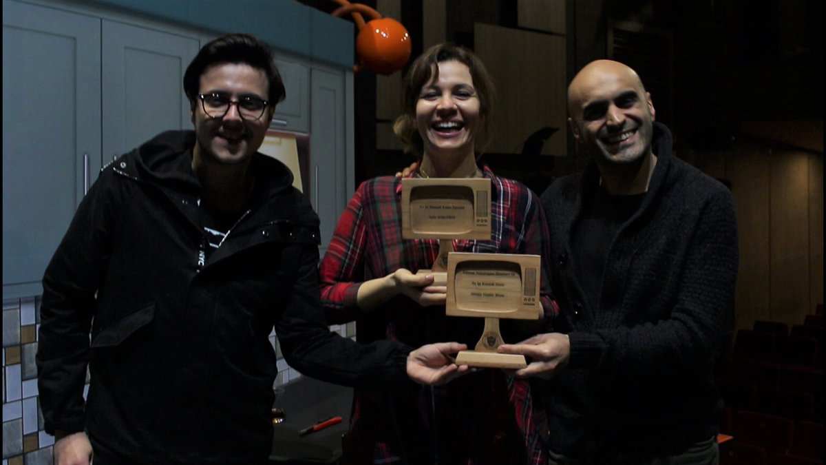 6. Bilkent Tv Ödülleri "En İyi Komedi Dizisi Ödülü" sahibi Güldür Güldür Show ekibine ödül takdiminden bir kare... Kendilerini tekrar kutlarız. #BilkentTvÖdülleri