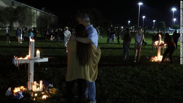 The FBI says a person close to the Florida school shooter called a tipline last month, but protocols were not followed in investigating the warning cnn.it/2F9zzSU