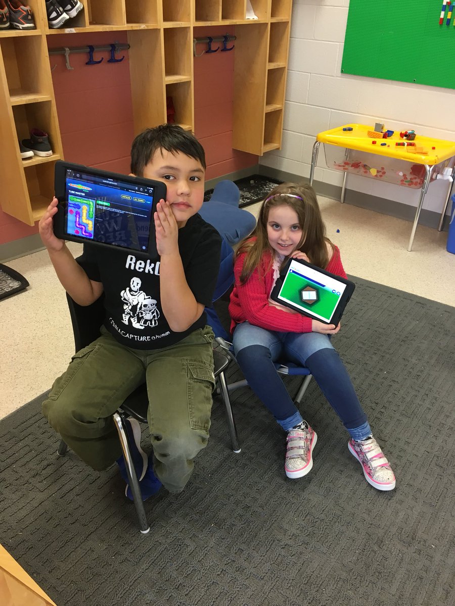 jolyn_commsso's tweet photo. Playing math games is fun with MPower! #mpowerclub #holyfamilystars @HOFAM_DPCDSB https://t.co/vMwMmE7D7i
