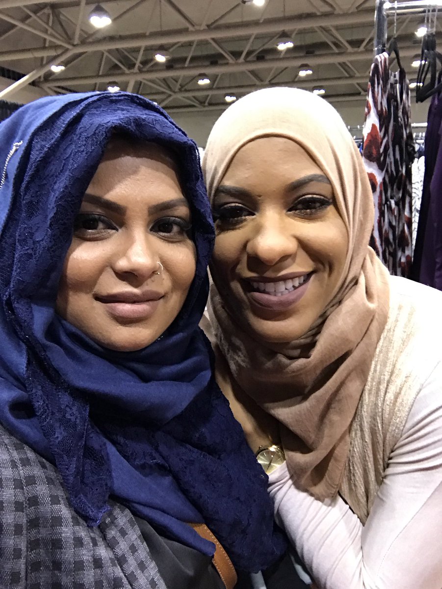 fatekeep's tweet photo. It’s Friday, smiles all around! That time I met a living legend and Olympic star @ibtihajmuhammad! #olympics #muslimhero #womensmarch #womenpower #sisterpower #love #resilience #ibtihajmuhammad https://t.co/2eAj5GFDOJ