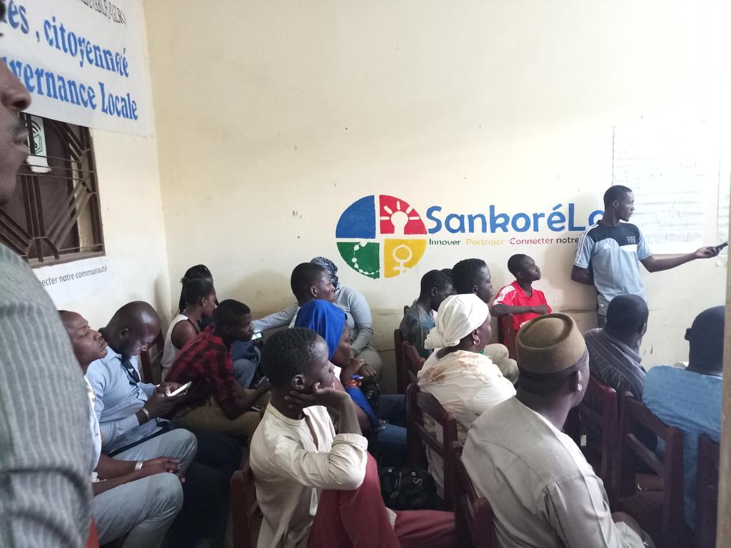 Une cinquantaine de jeunes débattent sur " comment prendre en compte les voix des jeunes " dans le cadre du <a href="/JPA_projet/">Projet JPA</a>  de <a href="/SankoreLabs/">SankoréLabs</a>