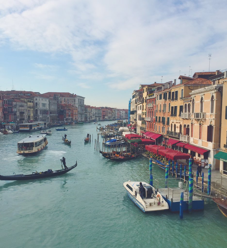 __OurInfinity's tweet image. My favourites from Venice, Italy. It was so gorg #Italy #Venice #Venezia #Gondola