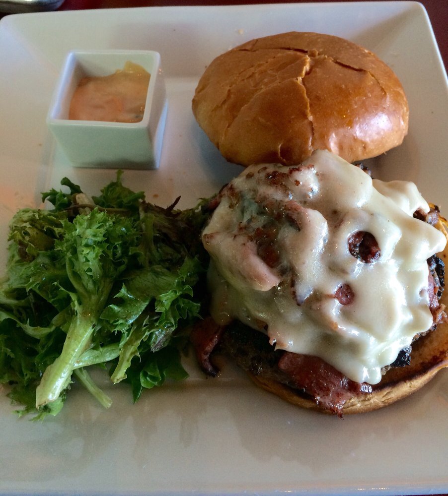 TrufflesNBacon_'s tweet photo. This is how all great weekends start. What are your plans? #TrufflesNBaconCafe https://t.co/30sKewRkXK