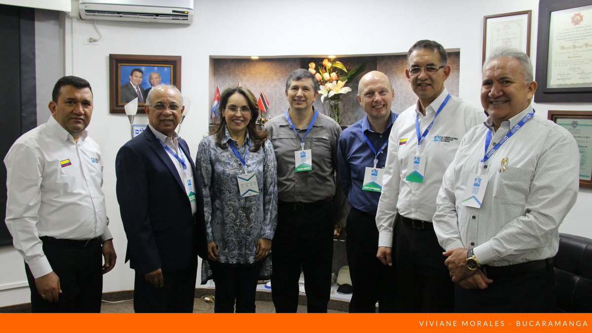 MoralesViviane's tweet photo. #VivianePresidente Gran éxito de Cumbre Global de Liderazgo en #Bucaramanga
Más de 550 pastores y líderes cristianos decididos a impactar en la historia de Colombia. #LaOlaDeLaFe https://t.co/k8yRGHlRJh