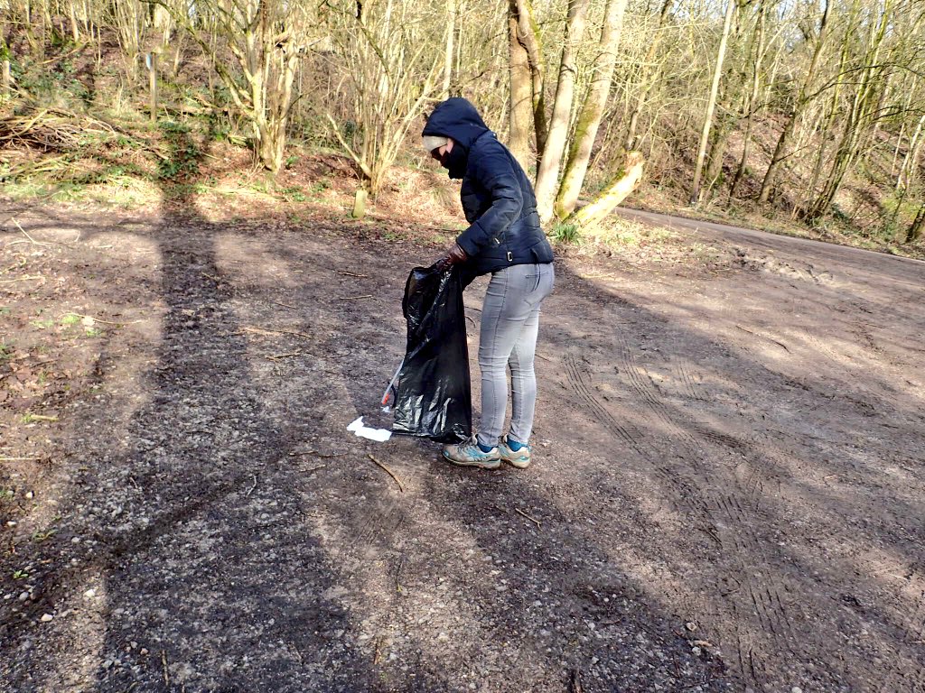 HNEscapes's tweet photo. Friends with Human-Nature
Being friends with #nature today - doing our bit - #litter picking at #Consall #Country #Park today
#Care #Planet #environment #rubbish #plastics #KeepBritainTidy #Staffordshire https://t.co/oOZvw5HAHo