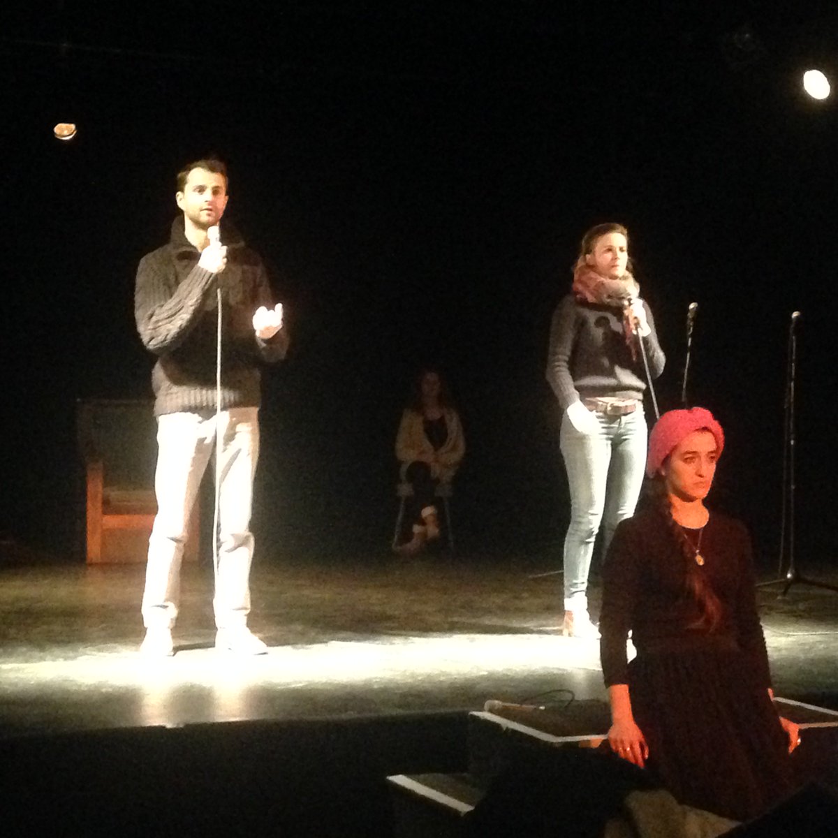 HalldelaChanson's tweet photo. [CABARET EUROPE] Le #BirgitEnsemble en pleine répétition ! Venez les voir mercredi 21 février à 20h au Hall à @LaVillette 
Informations sur https://t.co/Nb1IJ5dtUe ou au 01 53 72 43 00
Réservations : https://t.co/Bp6nOaf5Pk https://t.co/nphRI4lsQq