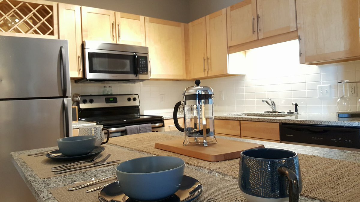 ThePenfield's tweet photo. Seeking an awesome renter for this amazing 1 Bedroom apartment in #saintpaul It’ll be gone soon so act fast! - https://t.co/oPzMDP7g7w #mystpaul #Visitstpaul #friyay #KeepCalmandMoveOn #ThePenfield #Apartments https://t.co/txWUxO7q0q