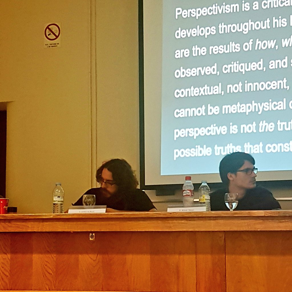 redappleband's tweet photo. Darío vuelve a llevar #RedAppleTSZ a la @unicomplutense en su ponencia "Nietzsche como dinamita entre el arte y la filosofía" para @SeminarioNietzs. ¡Viva él! https://t.co/jLoNlTkyPv