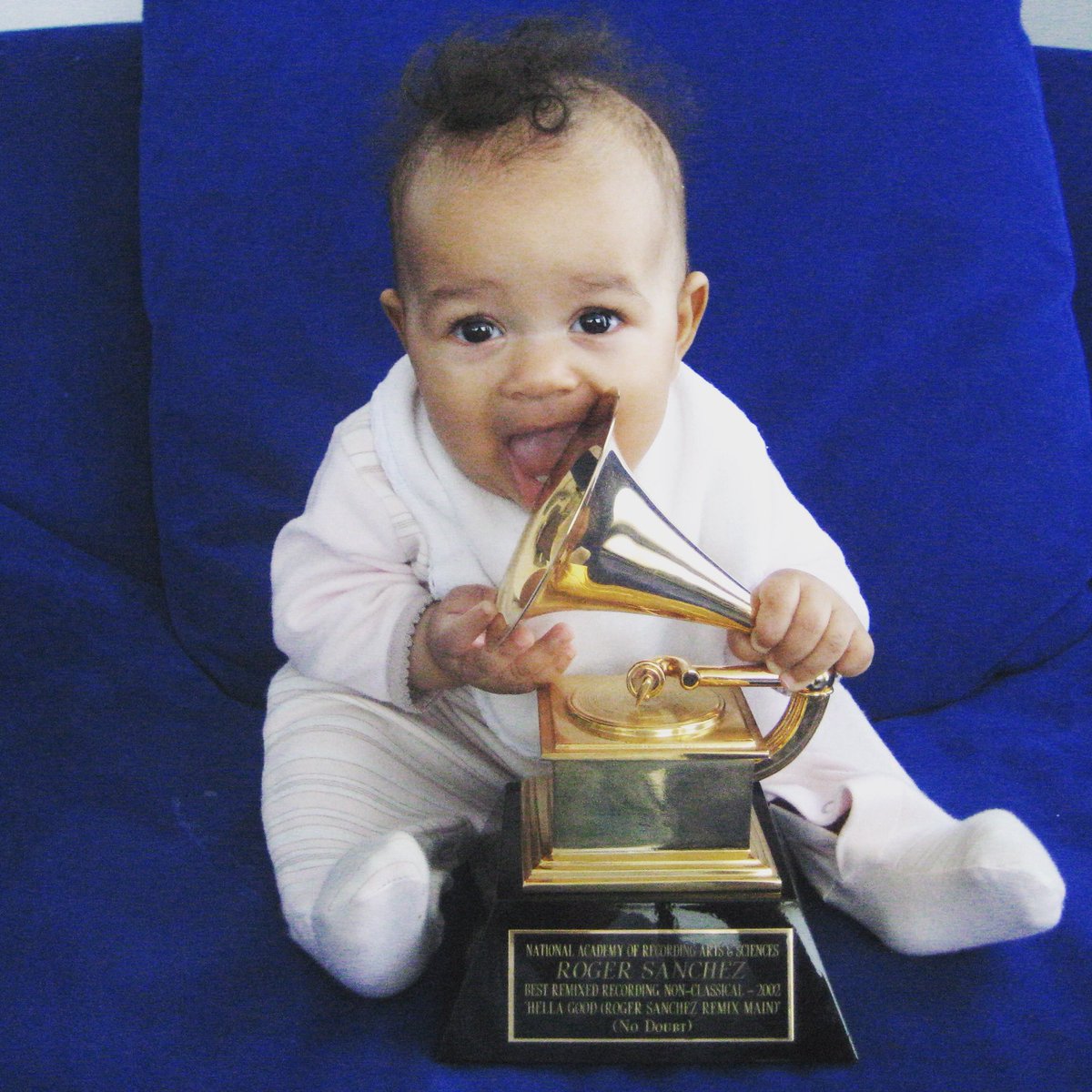 DJFreakFineman's tweet photo. #FlashbackFriday #2003 Grammy Award for @nodoubt “Hella “Good” Roger Sanchez Remix. Proud to be a part of History! #grammy #hellagood #remix #freakfineman https://t.co/bXCSbnnFX8