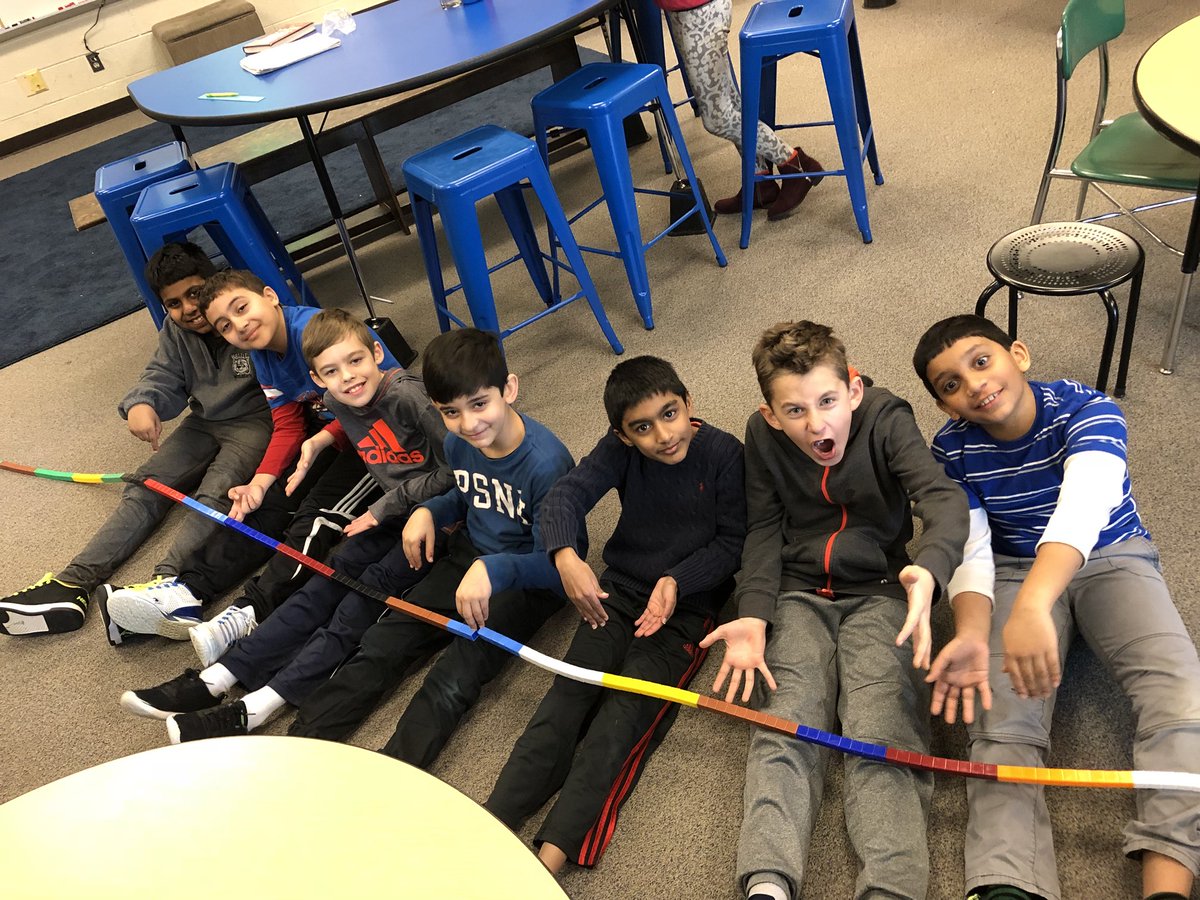 mrszavich's tweet photo. Ss wanted to count the cubes, so they worked collaboratively, specialized, and were interdependent! We grouped the cubes by 10’s and we have 511 ;) @OneWattles #economics #learningwhileweplay #math https://t.co/5qk2hQOH7u