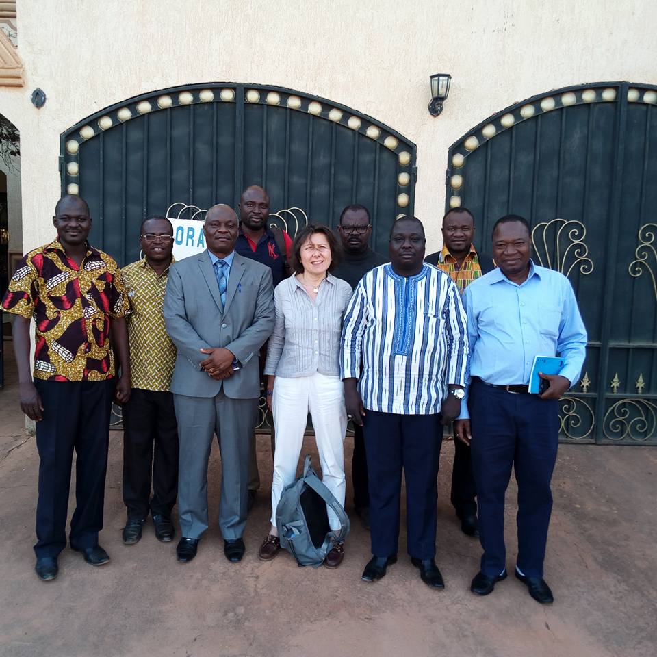 frankalex239's tweet photo. En marge de l'Atelier sur les approches différenciées de services VIH dans le contexte du Fast-track, des 90-90-90 et du Plan de Rattrapage pour l’Afrique de l’Ouest et du Centre, #Cathérine #Bilger de l'#ONUSIDA Genève a mis à profit son séjour pour rencontrer la #Société civile https://t.co/FibQ1EU537
