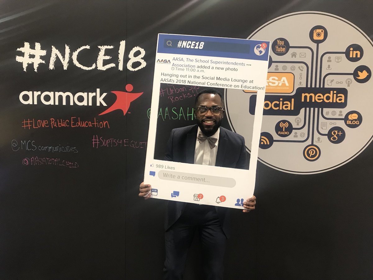 TheKoolestDoc's tweet photo. ....Having a ball in the SocialMedia Lounge @ #NCE18 | #DrKool | @AASAHQ https://t.co/isyTREfu1H