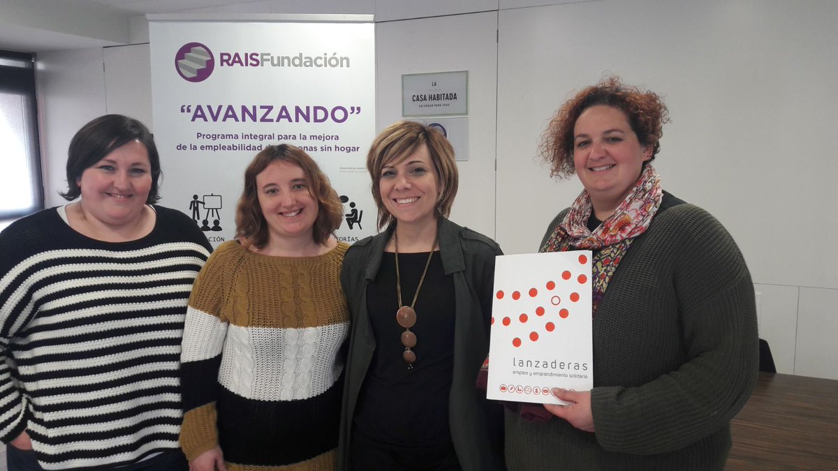 LanzaderaMurcia's tweet photo. En la Lanzadera nos apoyamos, crecemos profesional y personalmente. Gracias a M. Ángeles  y Teresa conocemos @RAISFundacion Murcia donde se trabaja así, impulsando la integración y cambio social. @FundacionSMLRPH @fundacionTef @AytoMurcia @sef_carm @fondosocialeeu @lolagcoach https://t.co/Et09fU7eNG