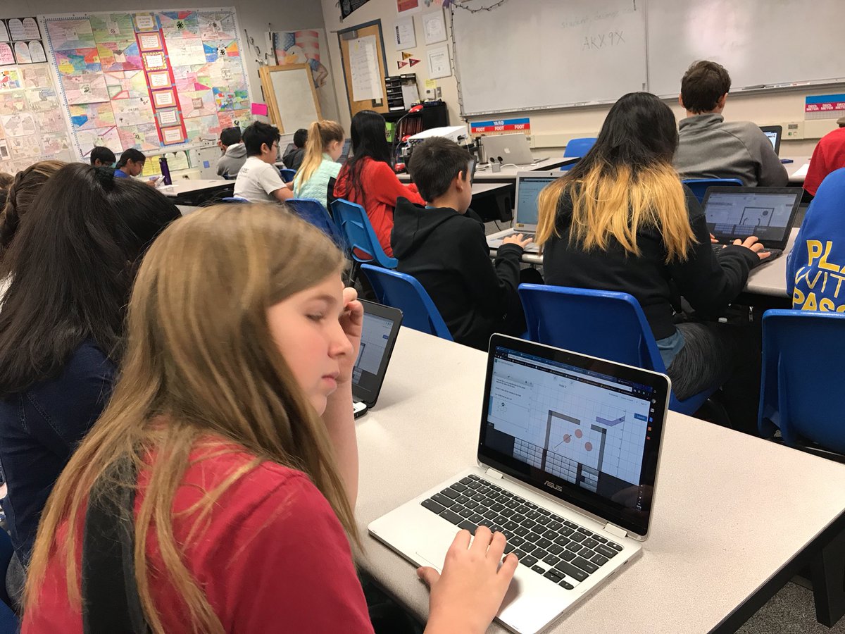 ALittle_Math's tweet photo. 7th graders accepting Mrs. Curula’s #desmos challenge! #PusdEDU https://t.co/TjZyRtVLux