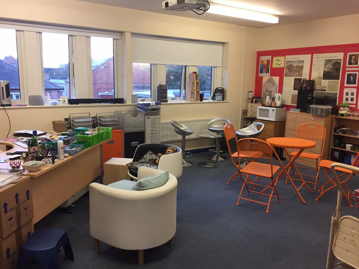 bablakecareers's tweet image. #WhatADifferenceAYearMakes - 12 months in the life of @bablakeschool’s Careers department! #standingOut #interiordesign #18Before18 #apprenticeshipChampion #UCAS