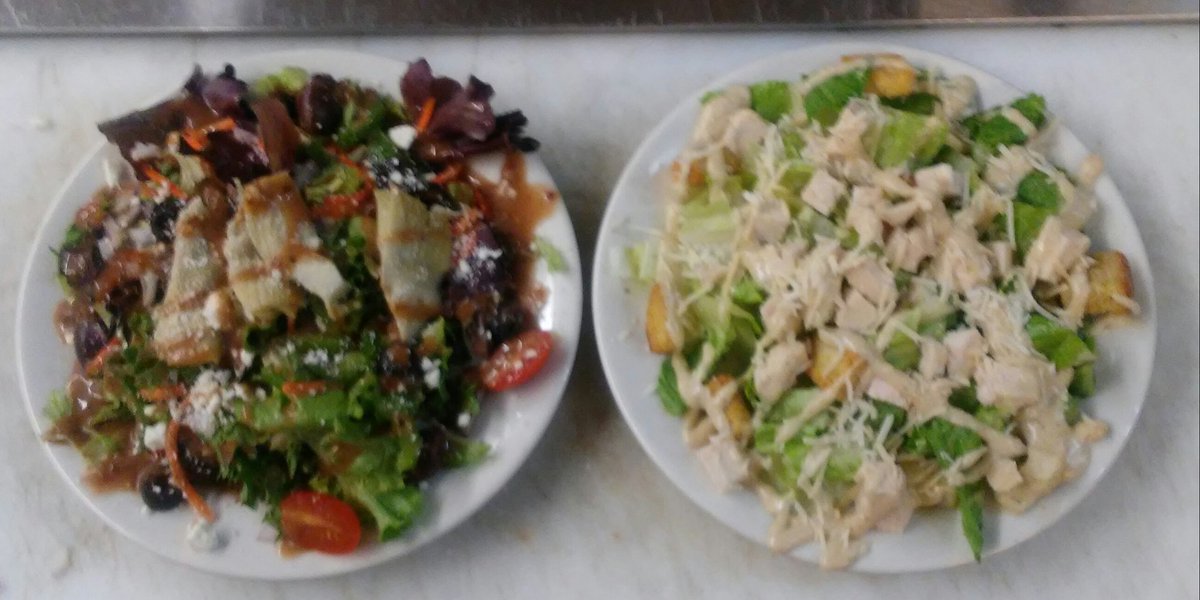 FletNic's tweet image. #NotJustPizza
#Saladgameonpoint
Greek on Lt Ceasar w/chicken Rt
Ya boy make a killa salad.