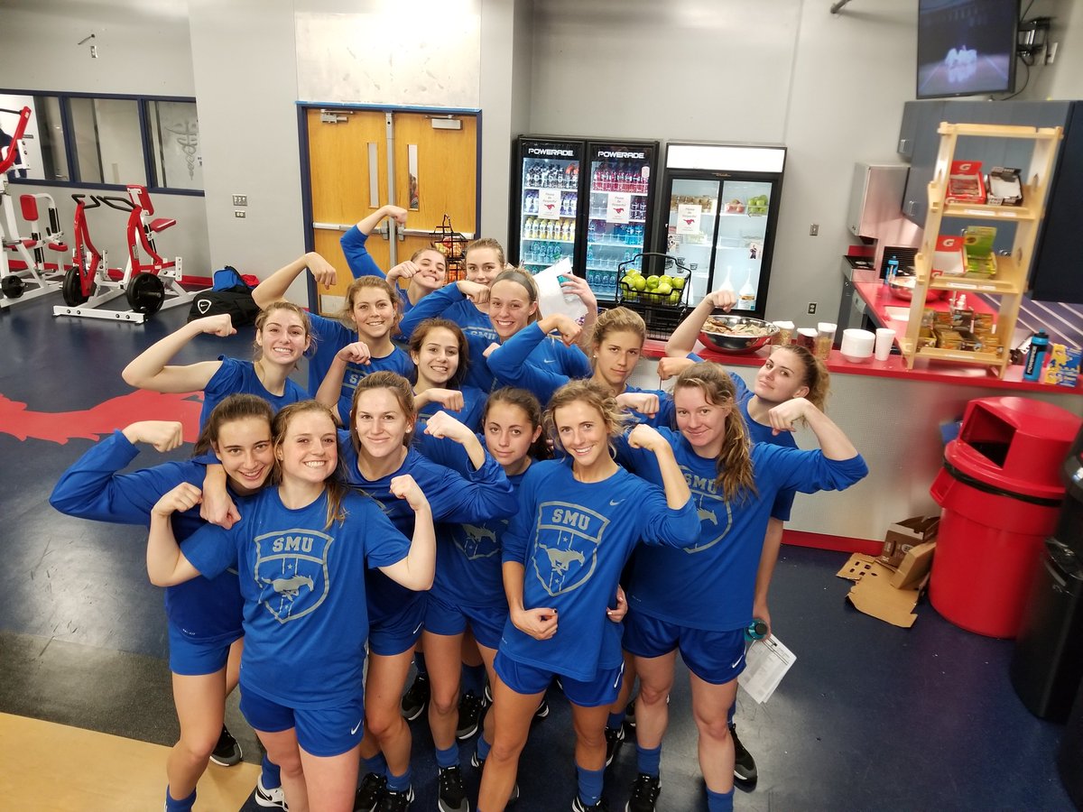 SMU_HP's tweet photo. Stretch it out and flex it up! You know what day it is! 🔴🔵  #FlexFriday #Week3Down #SMUHP @SMUSoccerW https://t.co/gtwbTkXX7d