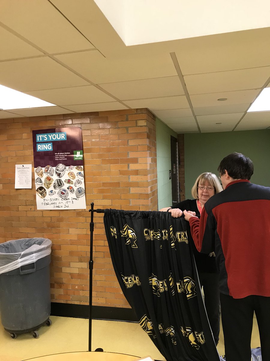 Getting ready for our CHS honor roll celebration!!!! @jmendelsohn12 <a href="/FuseAcademyCHS/">FUSE Academy</a> <a href="/CentKnights/">Central High</a> @KnightGuidance