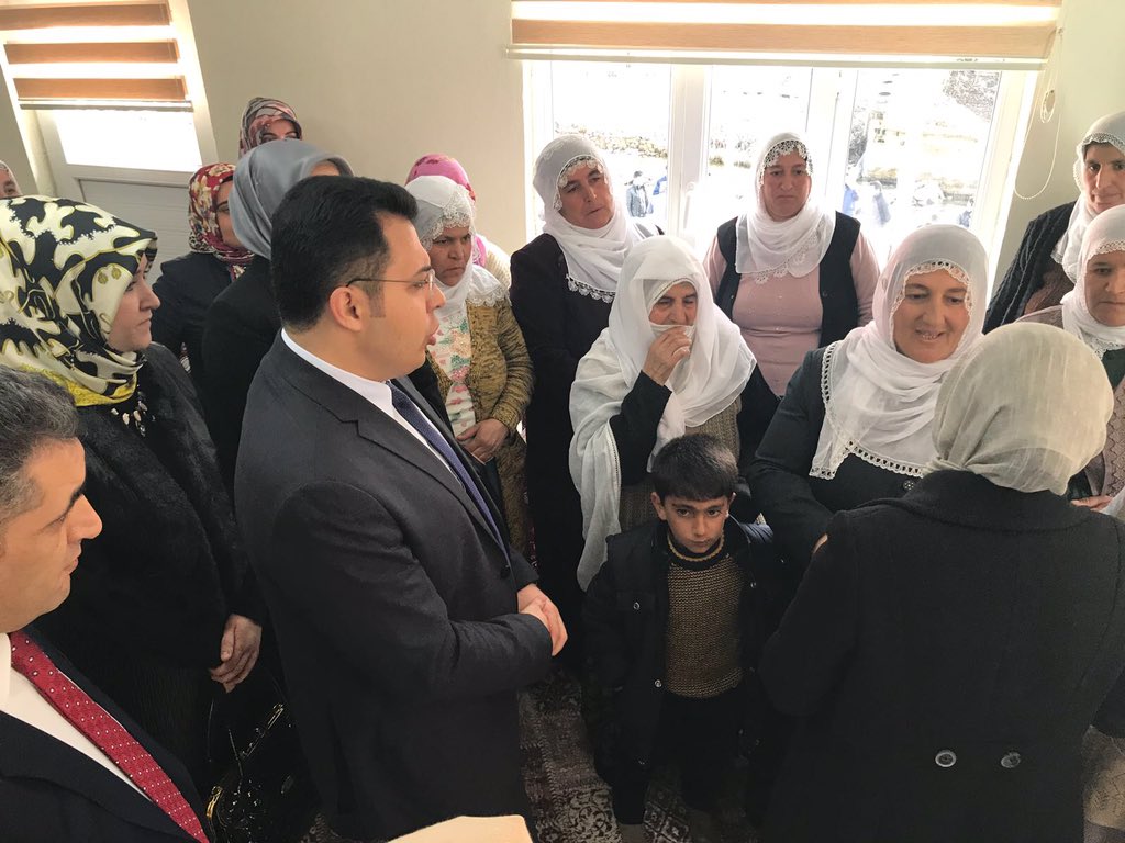 Van / Bahçesaray ilçemize Aile Destek Merkezini kazandıran Sayın Kaymakamımız Mehmet Özcan 'a ve  bizi yalnız bırakmayan Cumhurbaşkanı Başdanışmanı Sayın Gülşen Orhan Hanımefendiye çok teşekkür ederiz <a href="/gulsenorhan/">Gülşen Orhan</a> <a href="/drbetulsayan/">Dr.Betül Sayan Kaya 🇹🇷</a> <a href="/Burhan_Kayaturk/">Burhan Kayatürk</a> @valizorluoglu