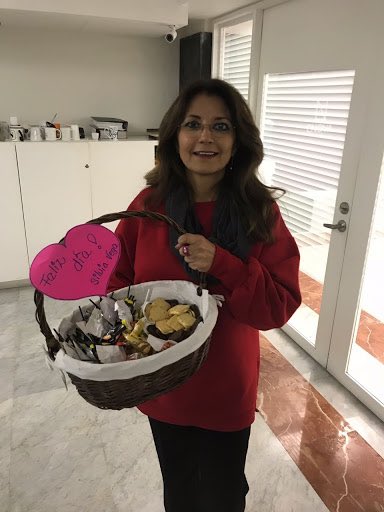 enovamx's tweet photo. Con postres y corazones, los #enovers festejamos el 14 de febrero. En #ENOVA formamos relaciones basadas en el respeto y la confianza.
¡Feliz día del amor y la amistad! https://t.co/zOpDA9ozVI