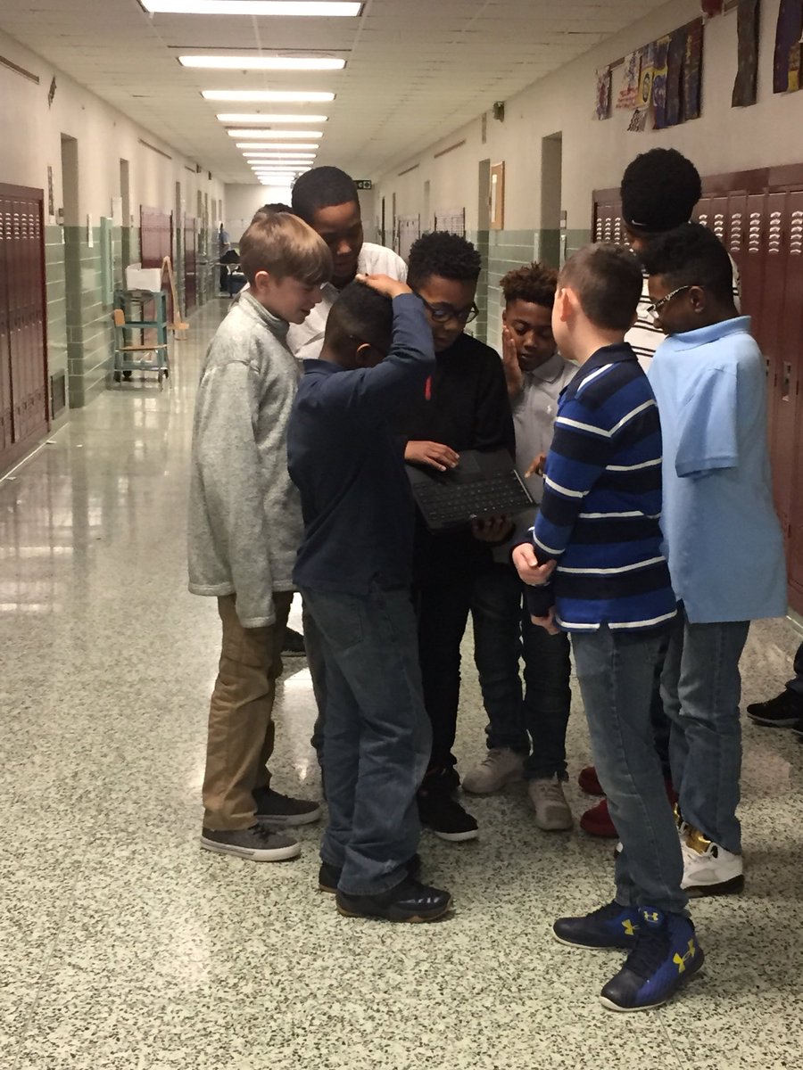 SKEdu4Change's tweet photo. When time is counting down to meet class goals every second counts. I love how it builds collaboration and support in the class room! #ciarocks #teamwork #warrenmatters https://t.co/CpKepRkd5W