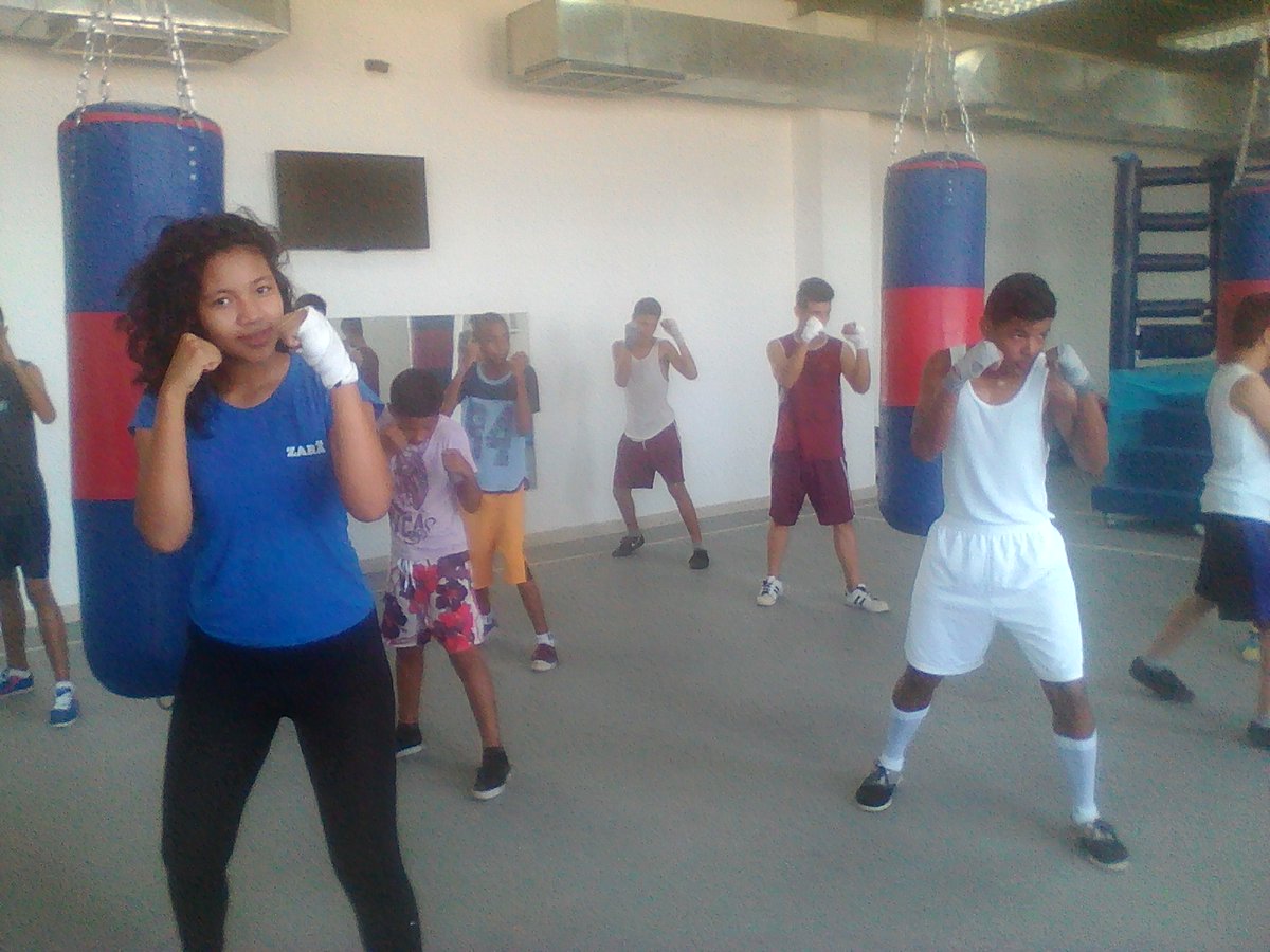 MPV_Carabobo's tweet photo. entrenamiento de boxeo en el nivel 3 ,formando la juventud y futuros atletas de nuestro Pais para las venideras generaciones @mimouvargas @joelmeboxeo @MPV_Carabobo @NicolasMaduro @MPV_Carabobo_cs @GBMP_LomasdeF https://t.co/jzvbAZbu8I