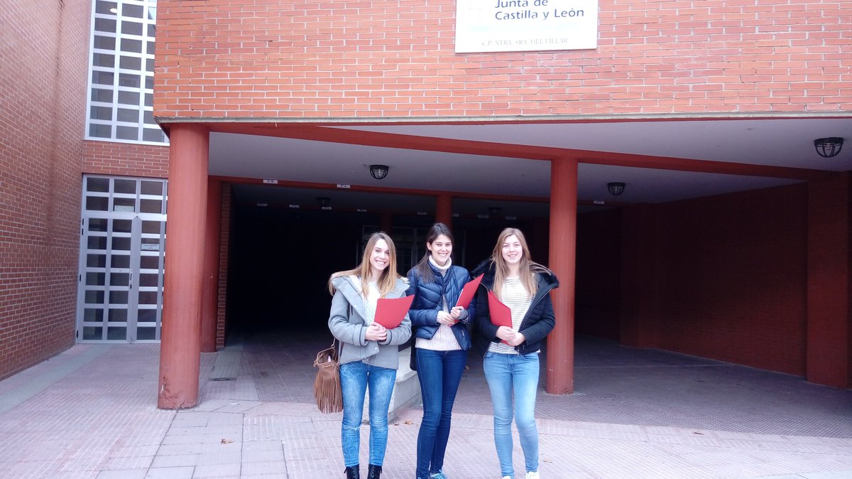 ColeNSVillar's tweet photo. Bienvenidas Mª Llanos, Nuria y Tania 👩🎓 Prácticum II #educacioninfantil #Feyts @UVa_es @feyts_uva #centroseducacyl https://t.co/1VLNK44anD