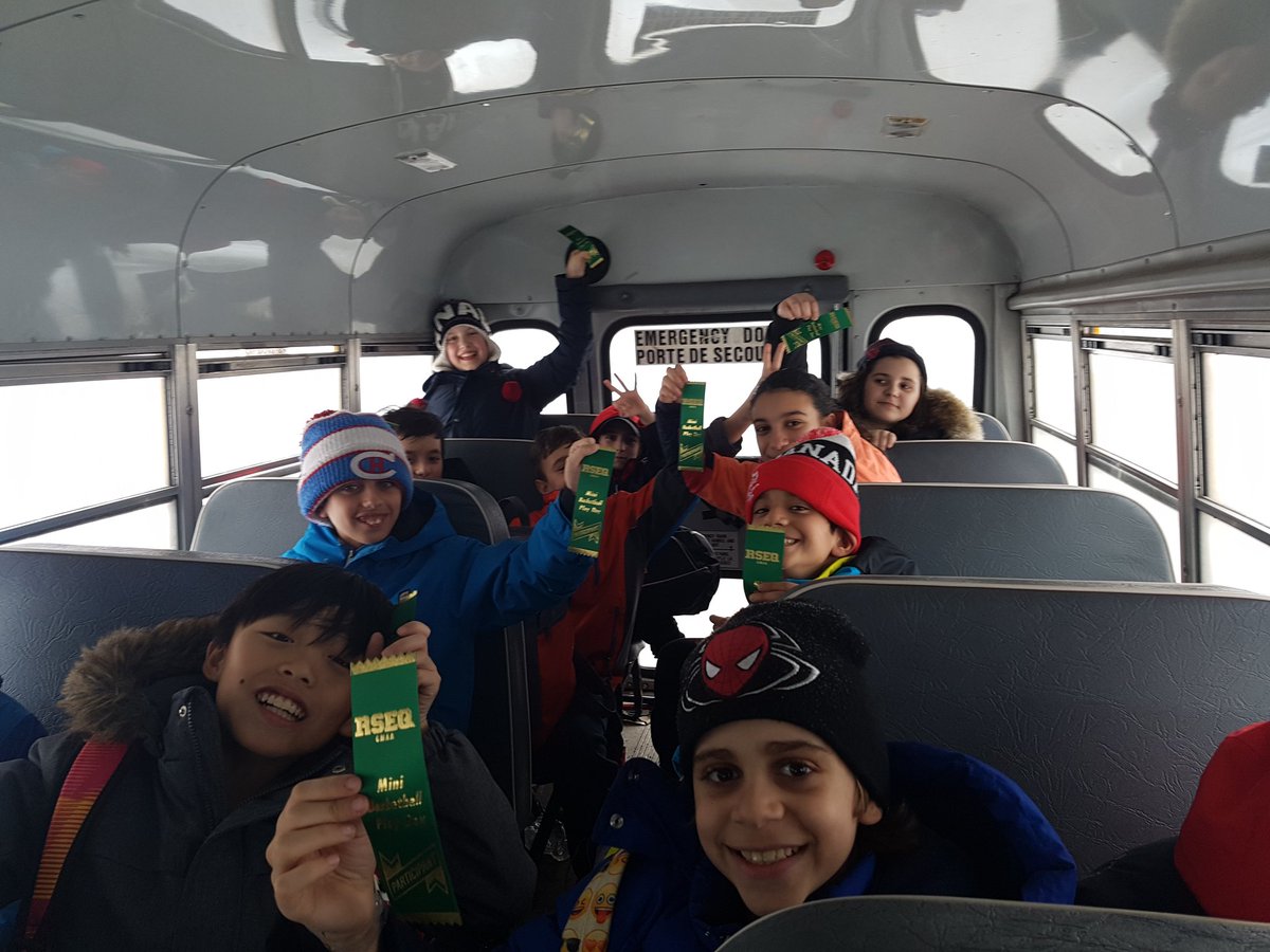 MissChapman009's tweet photo. Happy ballers on the bus. #kells https://t.co/hHYonCQ3cd