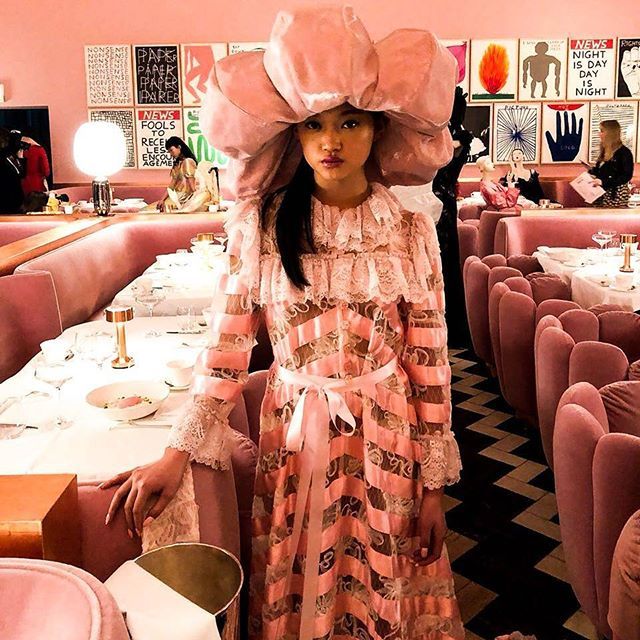 hauturely's tweet photo. Ryan Lo FW18 photography by @sean.coutts for Hauturely 💋 sign up for a free account on https://t.co/fF9LQ8llEW to get front row access to fashion week!
#lfw #ryanlo #fw18 https://t.co/N5ecH7NHDR https://t.co/4Dnmo55coc