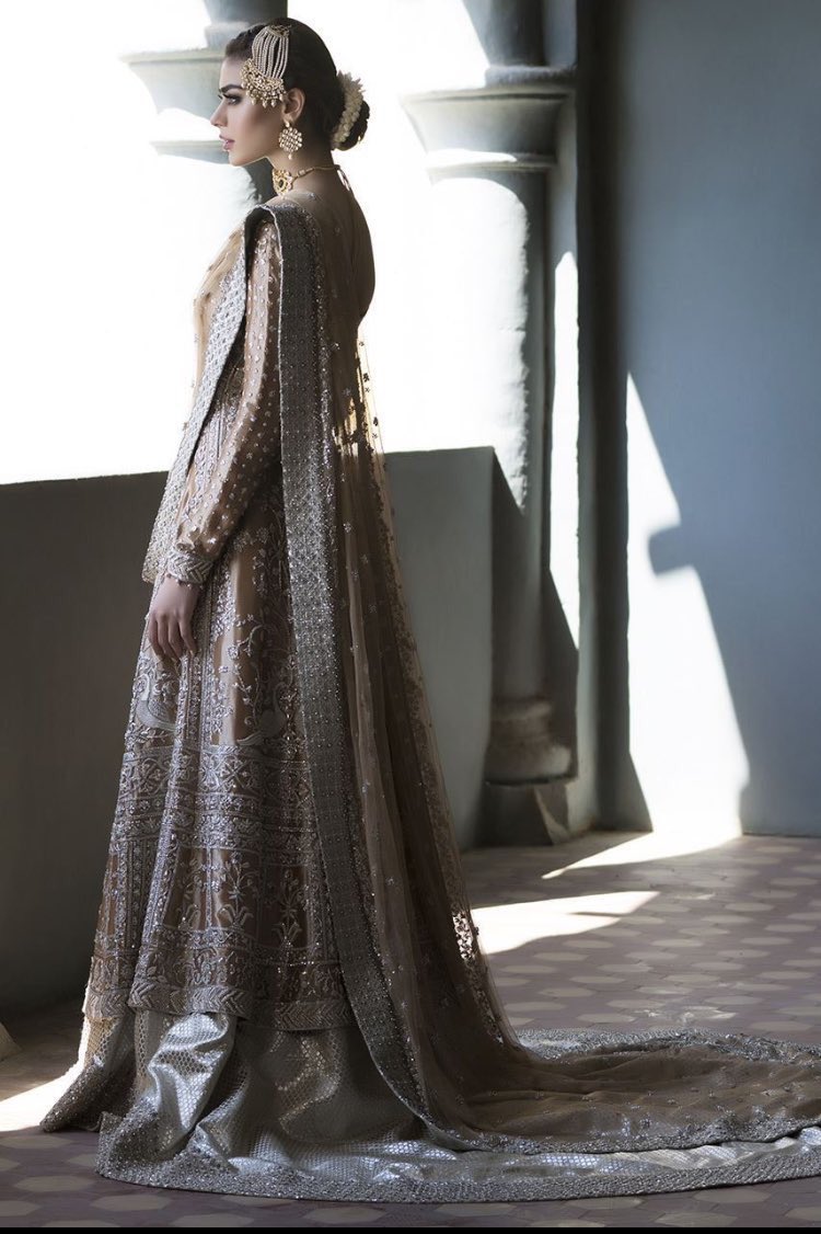 BrownPeopleDo's tweet photo. Sania Maskatiya Bridals https://t.co/pDBAXpxiJD