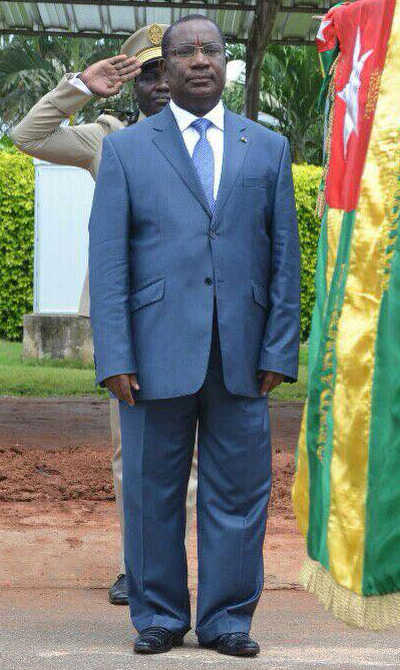 Farida_N's tweet image. Meet the prime minister of Togo, Selom Klassou. He is just as smart as his tailor. Ever since this crisis has started, he has not ushered a word. #Fauremustgo #Togdebout