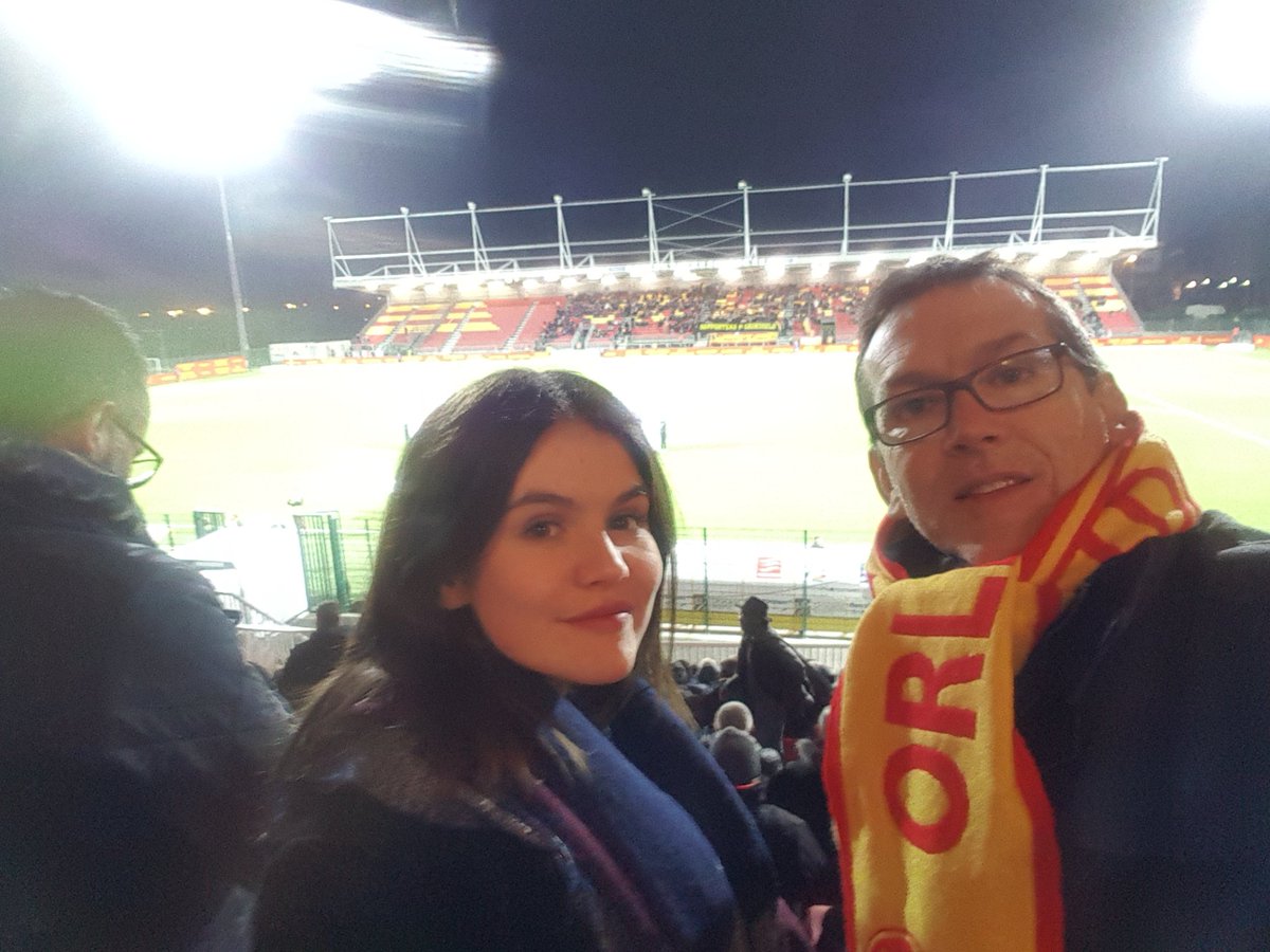 Pour un soir.... nous sommes supporters de L' @US_Orleans pour #USOPFC 
Merci @USOrleans_en_L2 pour l'invitation.
Lundi je remets mon costume lensois pour #QRMRCL
 ❤💛