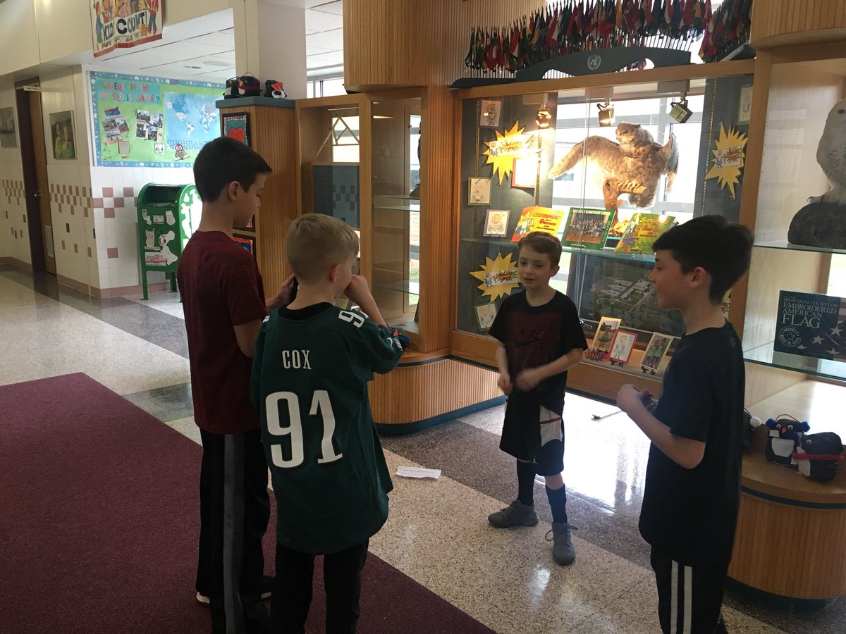 kelseysuder's tweet image. @SASD_OakRidge is having an afternoon full of caring activities for our community. Our first stop is all about welcoming and informing new kids about how amazing Oak Ridge is! #sasdnext