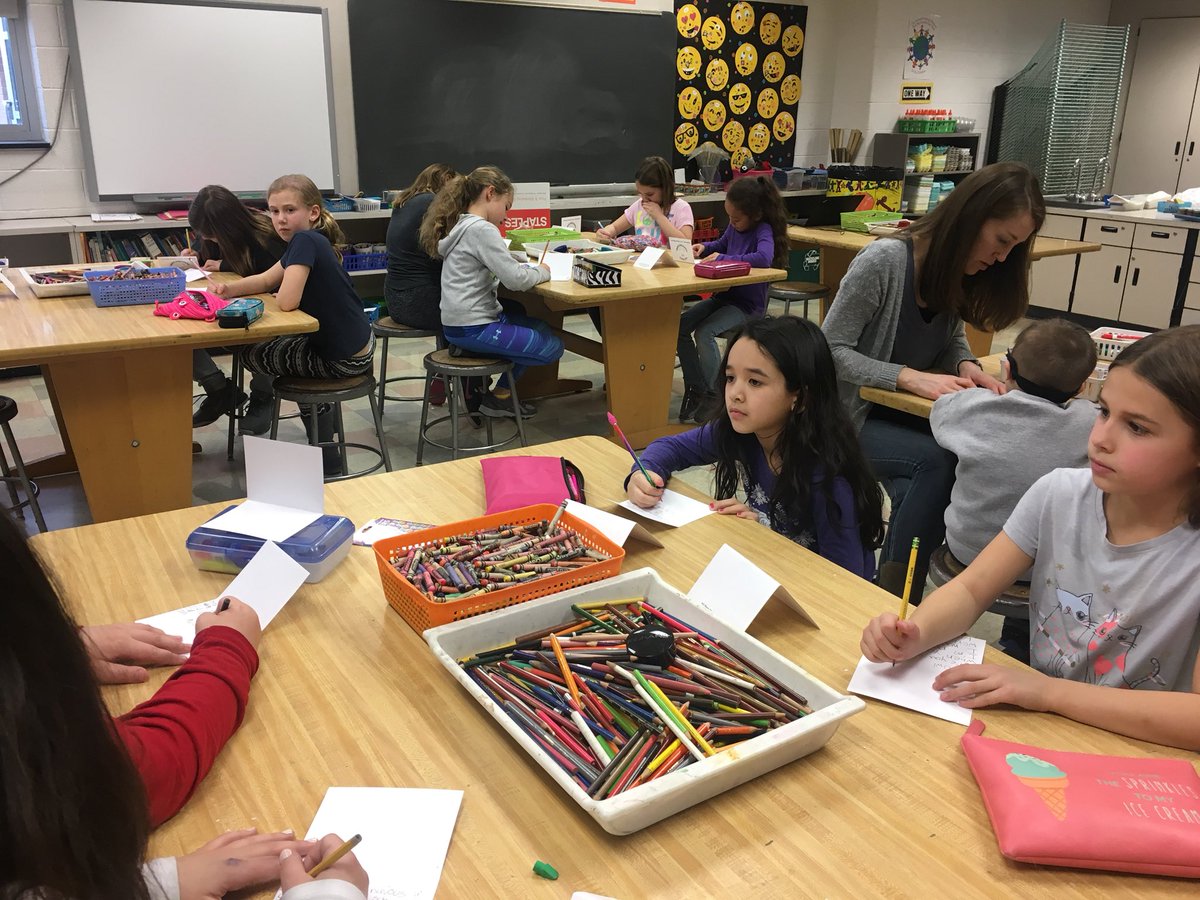 kelseysuder's tweet image. @SASD_OakRidge is having an afternoon full of caring activities for our community. Our first stop is all about welcoming and informing new kids about how amazing Oak Ridge is! #sasdnext