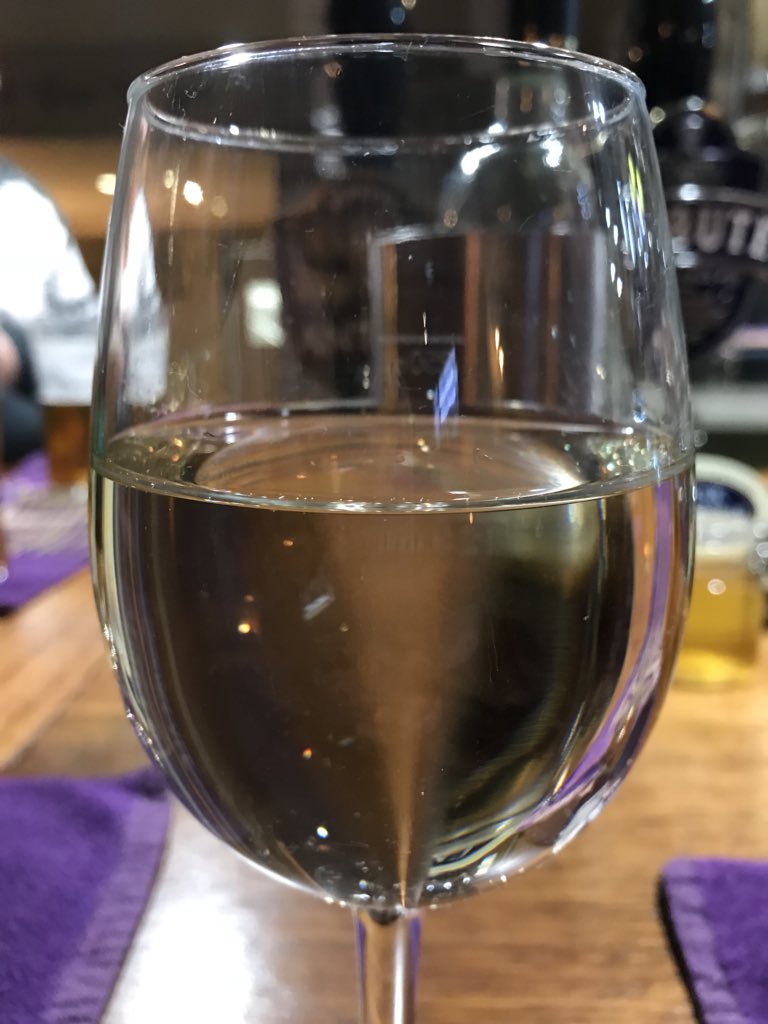 HillierWend's tweet photo. Ok .....#tisFriday ❤️no other words necessary 🙏😀 Cheers! https://t.co/ekh8EPuvll