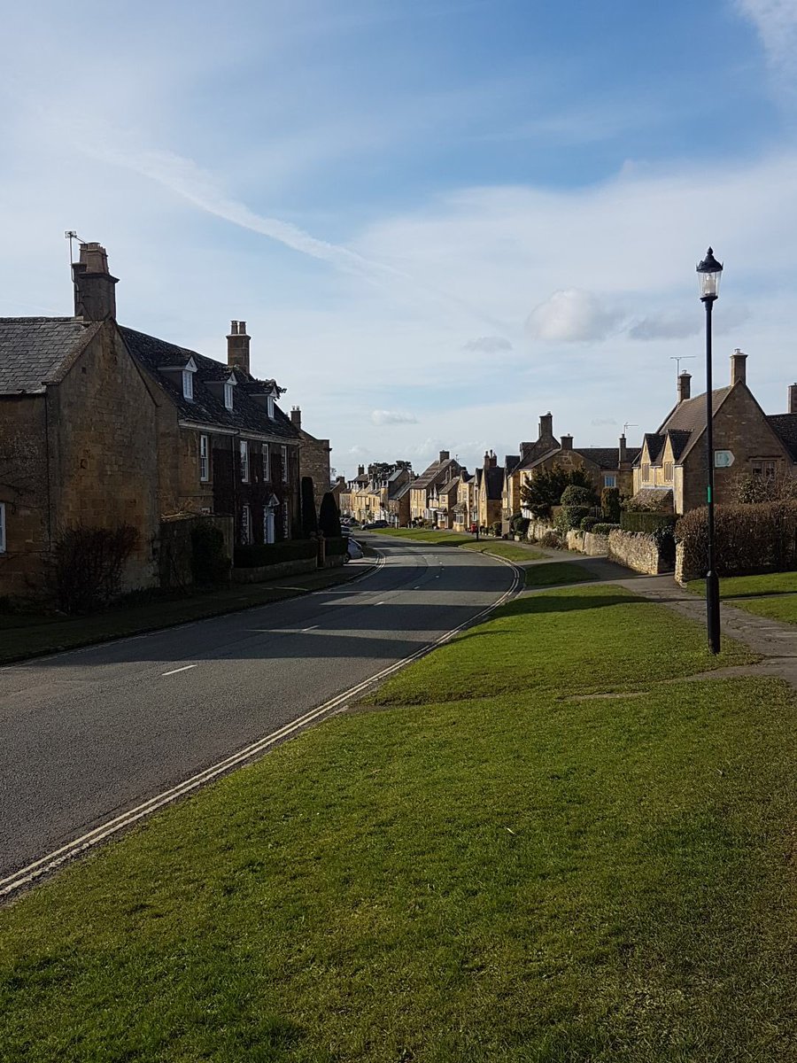 Visit today to the picturesque Cotswolds in the beautiful sunny weather to help our client accessorise their home. 
#cotswolds #architecture #england #travel #gunterandco #postcardperfect