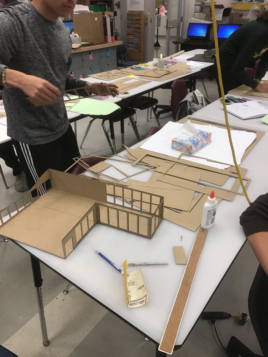 hcpss_ArchAtARL's tweet photo. This is Architecture at the ARL. Working hard on their day off. #arlrox @HCPSS @hcpss_arl https://t.co/q2JgAIoOnD