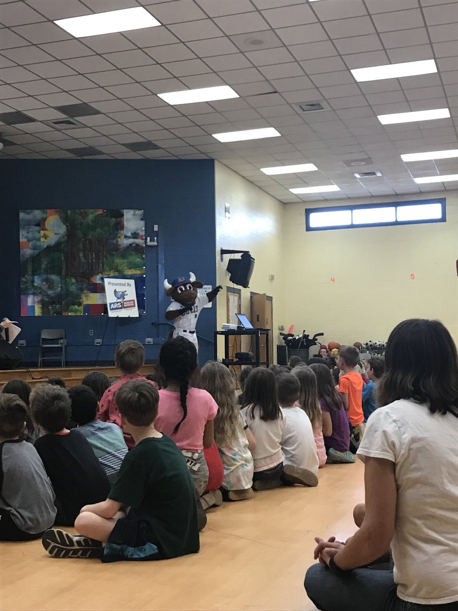 Having fun at the Bully Busters assembly this afternoon! @BaucomAviators #baucomes