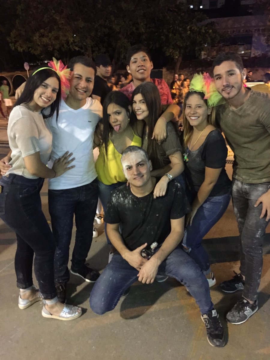 chechihdz's tweet photo. No sé si es tbt pero fue belloooo #mellitavuelve #arepae🥚🥓 mi chiqui te extraño💔🤙🏼 @Mangelicagalvis https://t.co/jQGh0rc2pG