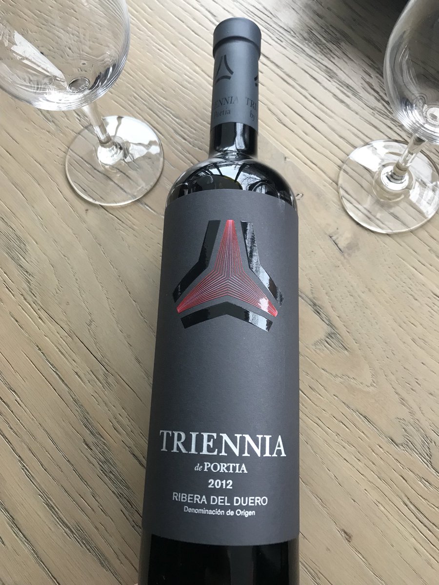 MunizMe's tweet photo. Just in @Restomeson ‘ Trienna 2012 ‘ a powerful 🇪🇸 red #wine made with love @BodegasPortia #RiberaDelDuero @SelectWinePros @onceuponawine_ @ZoltanCsabaNagy @winewankers @TheWineHub @winechanneltv @FoodWineSpain https://t.co/xwlZ5uAqTJ