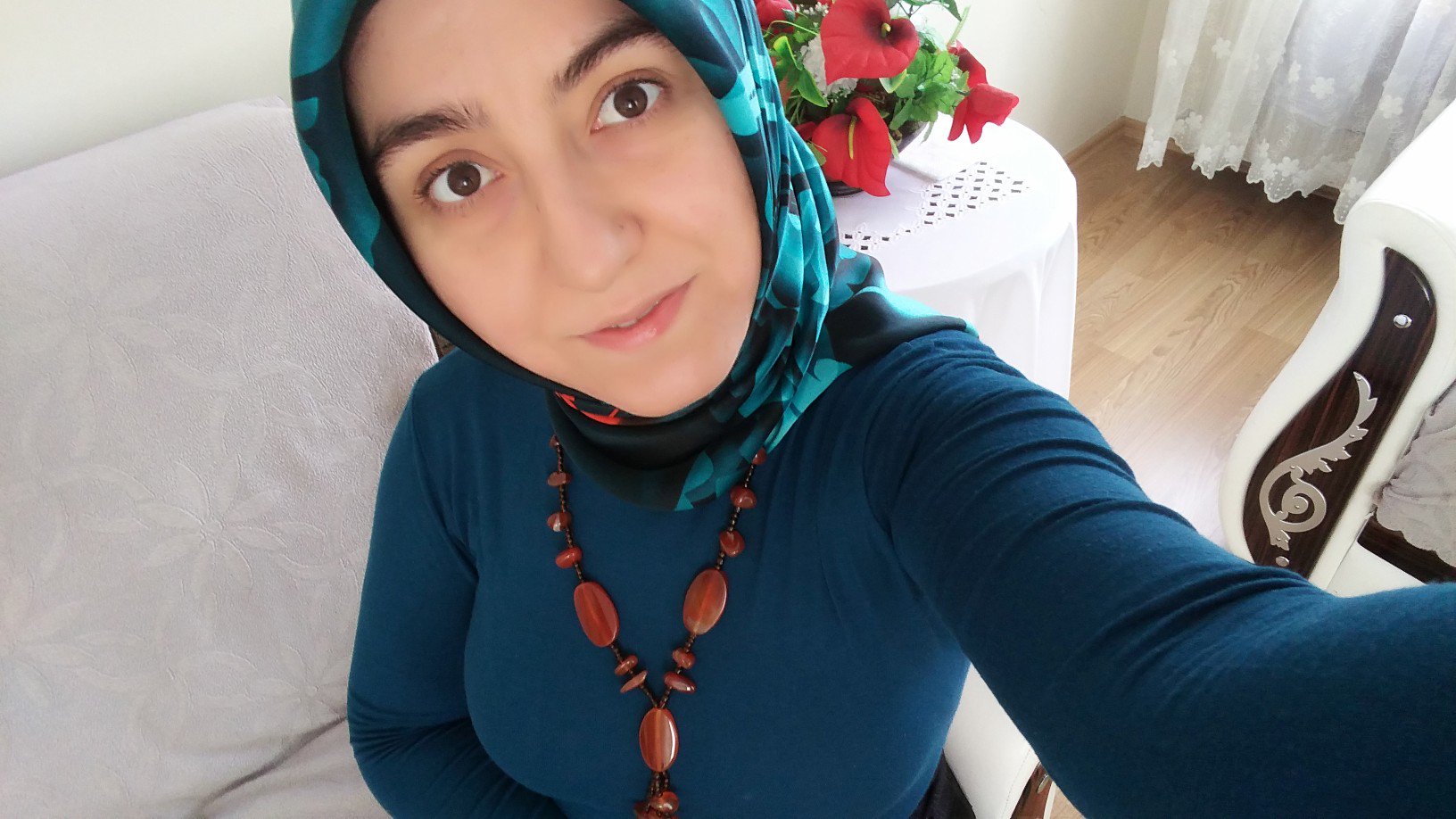 Twitter dul. Туркиш хиджаб селфи. Şalvarli в саду. Арзу ташдемир. Турецкий ifsa hijab.
