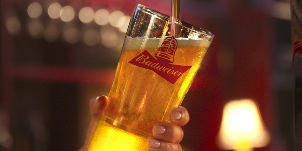 This is your last chance! Bring it home with <a href="/BudRedLights/">Budweiser Red Lights</a>  and #UberEats in Montreal TONIGHT, by ordering for a chance to receive one of 99 limited-edition gold-synced glasses for free. Must be legal drinking age. Full contest rules: t.uber.com/budweisergolds…
