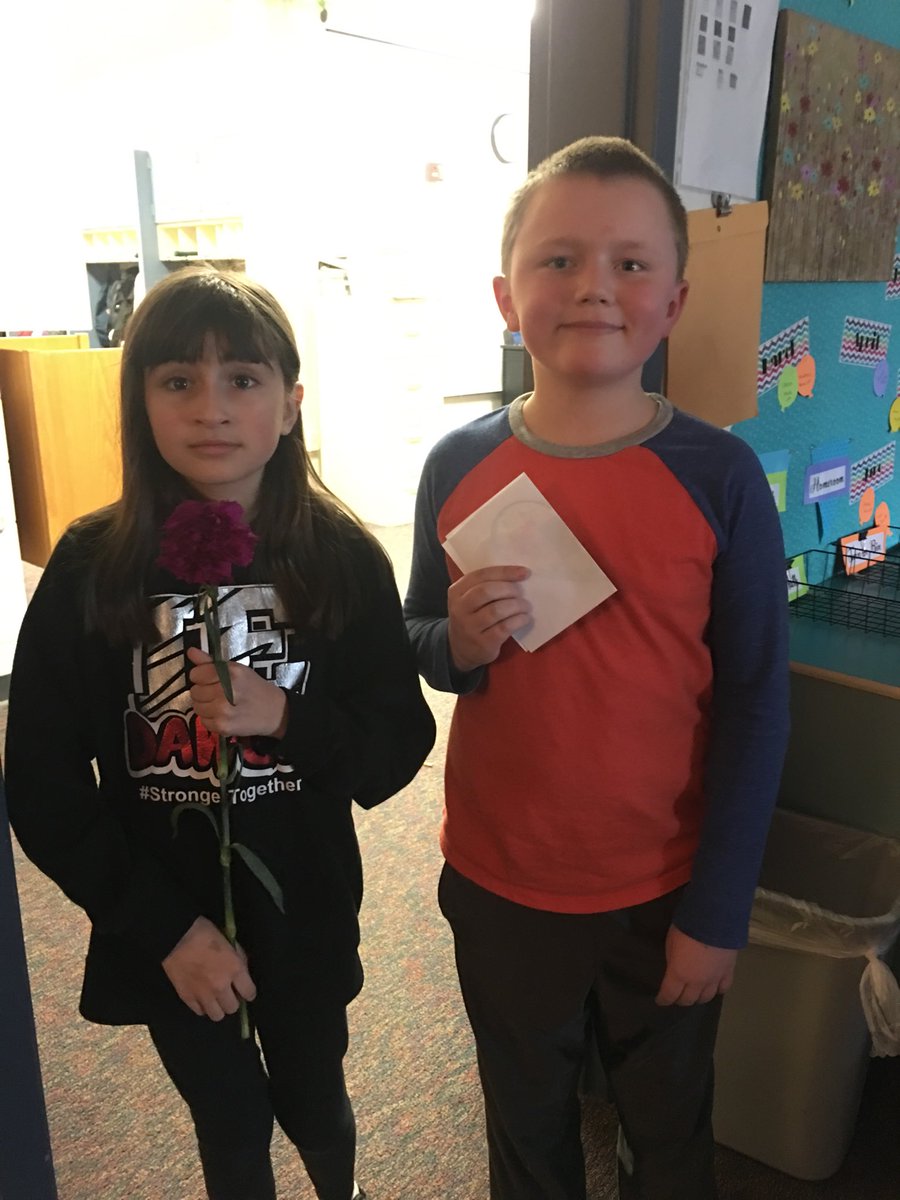 Look at these sweet fourth graders stopping in to spread some kindness! #RAKWeek2018