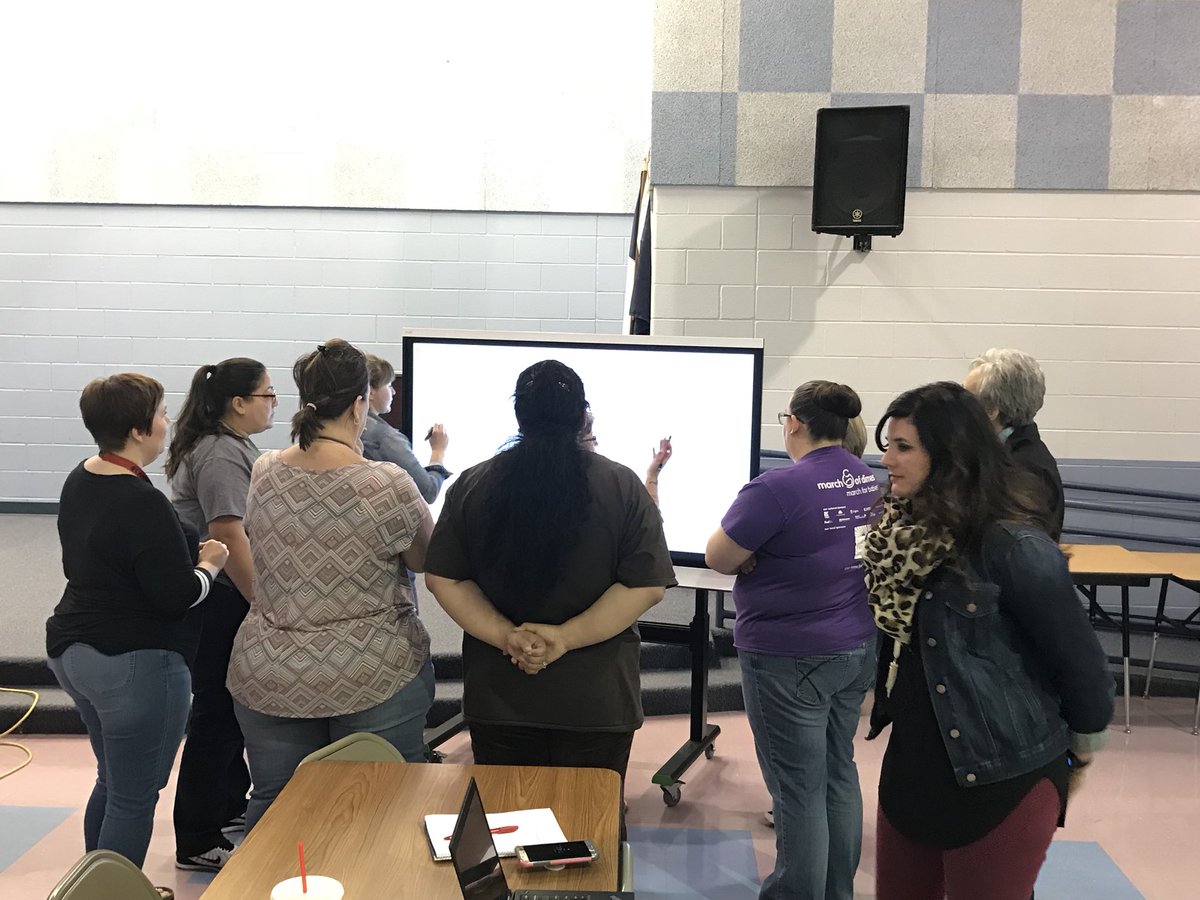 WendyKB79's tweet photo. Noel &amp; Lamar teachers working together to get the most out of their students using SMART! #LamarEEC @NoelLonghorns @TechECISD @kcg316 https://t.co/ihVdBPNKSf