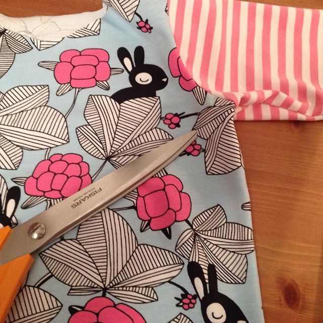 LuckyJessup's tweet photo. Work in progress 😍 ✂️ matching hoodies for sisters 👭 
https://t.co/edqgneSyZK 
#luckyjessup #organic #handmadekidswear #handmadebabywear #babyshower #uniquegift #rabbits #cutenessoverload #buyhandmade https://t.co/Eo5P8hfFnW https://t.co/A24ZEQ2tZW